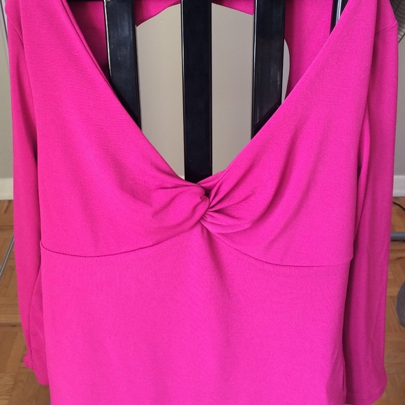 V neck open back top - Picture 4 of 4